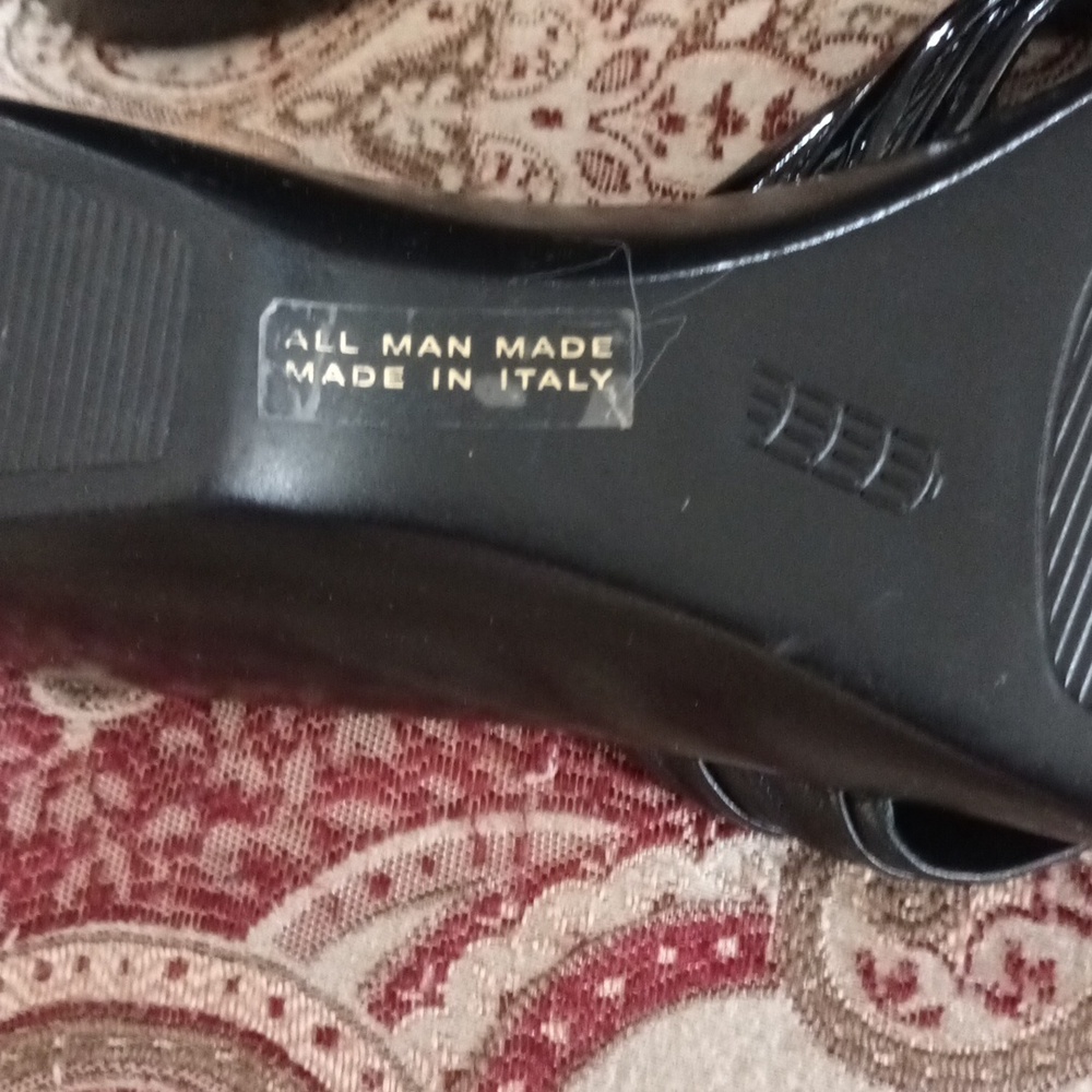 size 7 Italian Shoemakers black wedged sandal - Picture 7 of 17